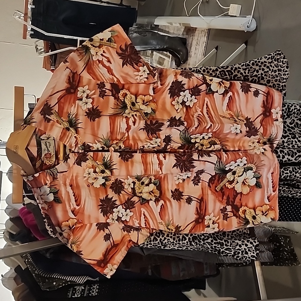 Hawaiian Button Up